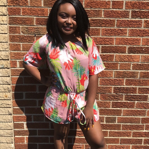 Tropical Romper 🌴 - Picture 2 of 5